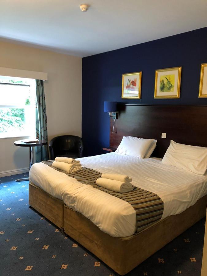 Stafford South Hatherton Hotel Penkridge Bagian luar foto