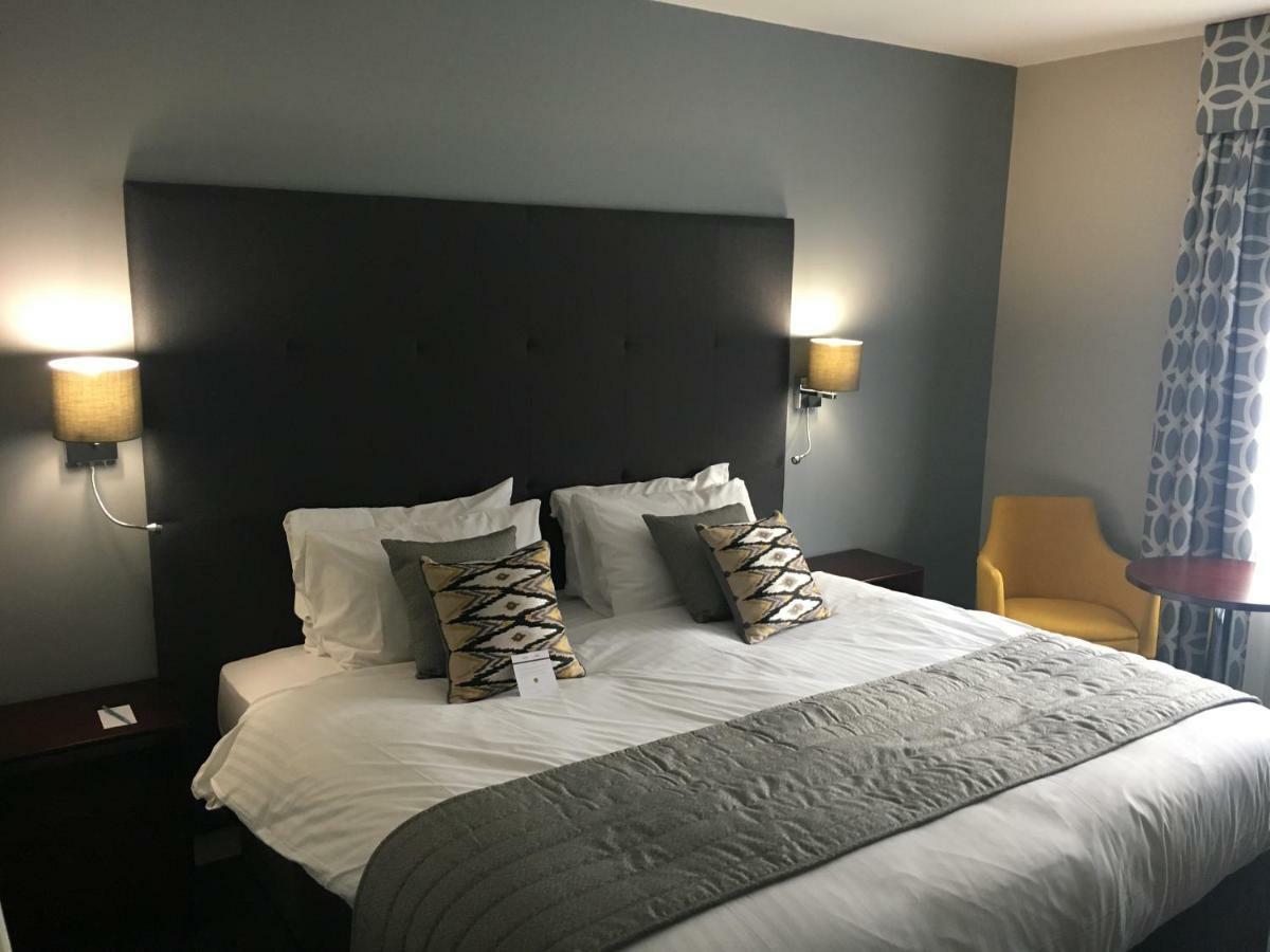 Stafford South Hatherton Hotel Penkridge Bagian luar foto