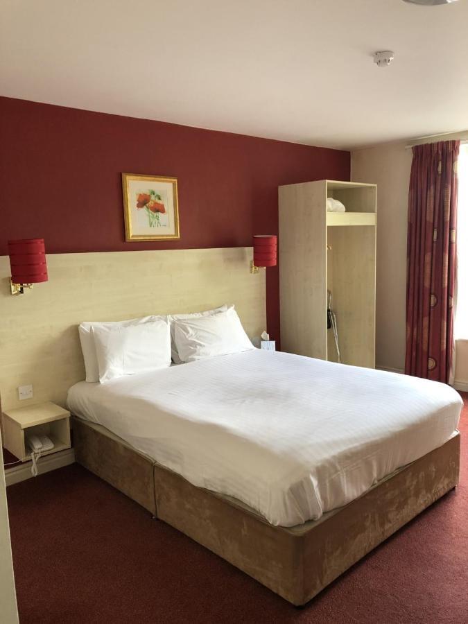 Stafford South Hatherton Hotel Penkridge Bagian luar foto